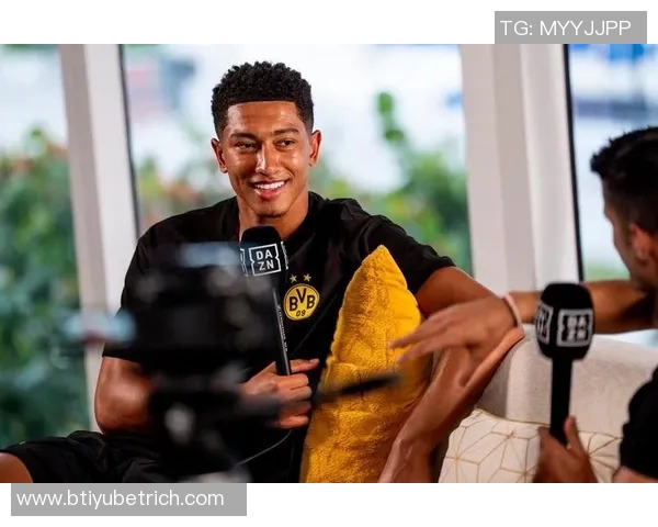 贝林厄姆父母看球无交流引猜测父亲疑似有外遇导致婚姻危机 贝林厄姆父母看球无交流引猜测父亲疑似有外遇导致婚姻危机