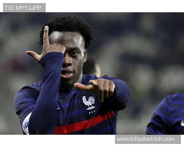 罗马冬季租借前锋卡利穆恩多引关注CEO马萨拉对其充满信心 罗马冬季租借前锋卡利穆恩多引关注CEO马萨拉对其充满信心