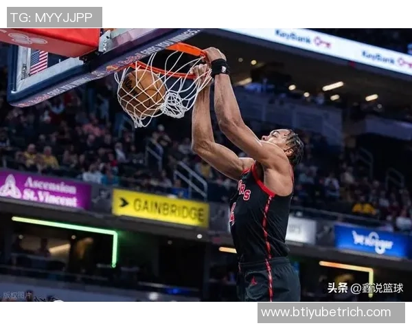 米切尔半场表现抢眼13投6中并罚球8中7砍下21分7篮板3助攻2抢断