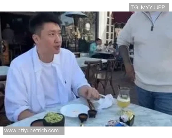 孙悦盛赞斯普利特称其为NBA最佳教练并批评球队战术单一